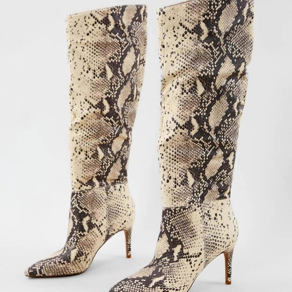 Steve Madden Kimari Snake Print Heeled size 7.5 - Picture 2 of 3